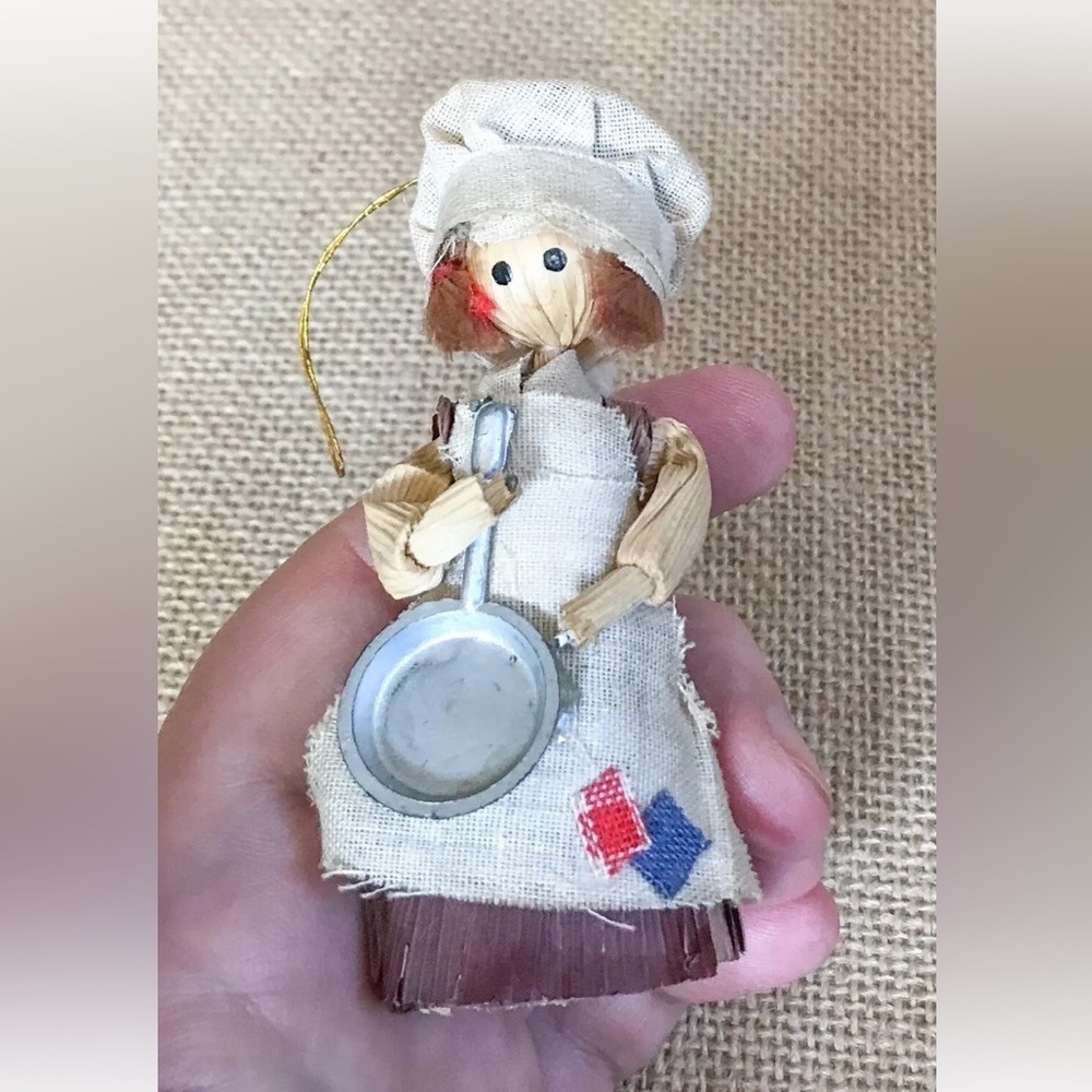 Vintage Corn Husk Doll Ornament Colonial Cook Baker Christmas Cottage Farm Core